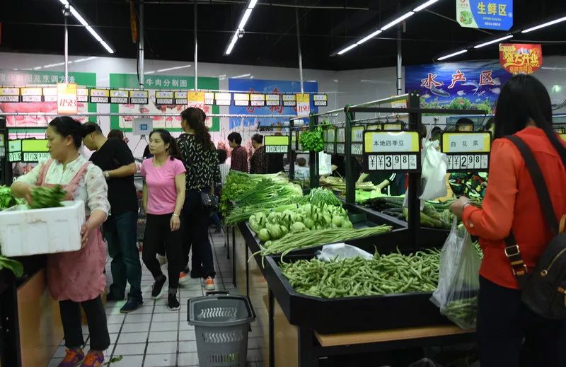 百货超市注意百货超市注意事项，顾客至上，服务为先